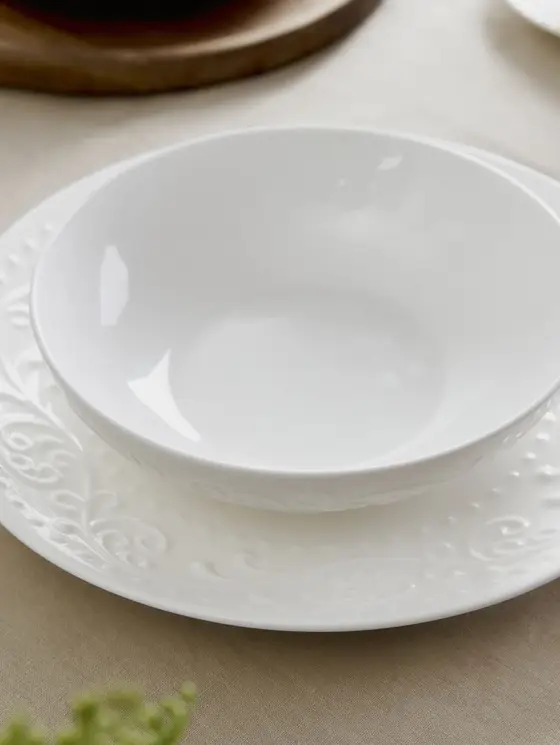Talerz SYLIA porcelanowy głęboki biały z ornamentem 20 cm