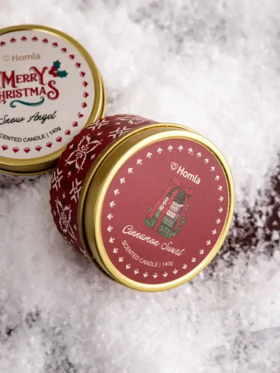 Świeca zapachowa HOLIDAY STAMP Cinnamon Swirl 140 g