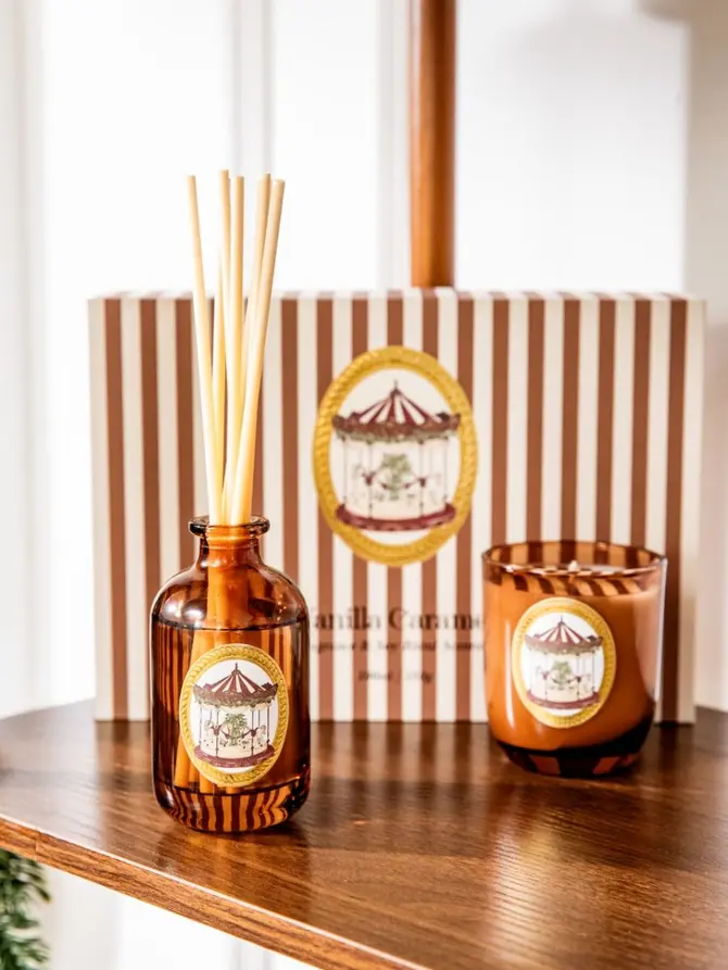 Zestaw zapachowy SWEET CHRISTMAS Vanilla Caramel 150 g + 100 ml