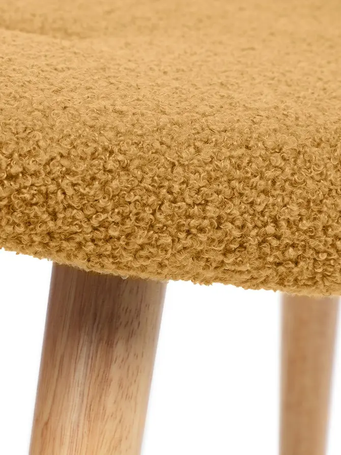 Podnóżek MOSS TEDDY BOUCLE w tkaninie TEDDY musztardowy 61x41x38 cm